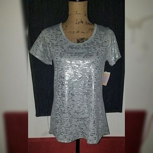 New Extra Small Lularoe Classic Tee Holiday 2015